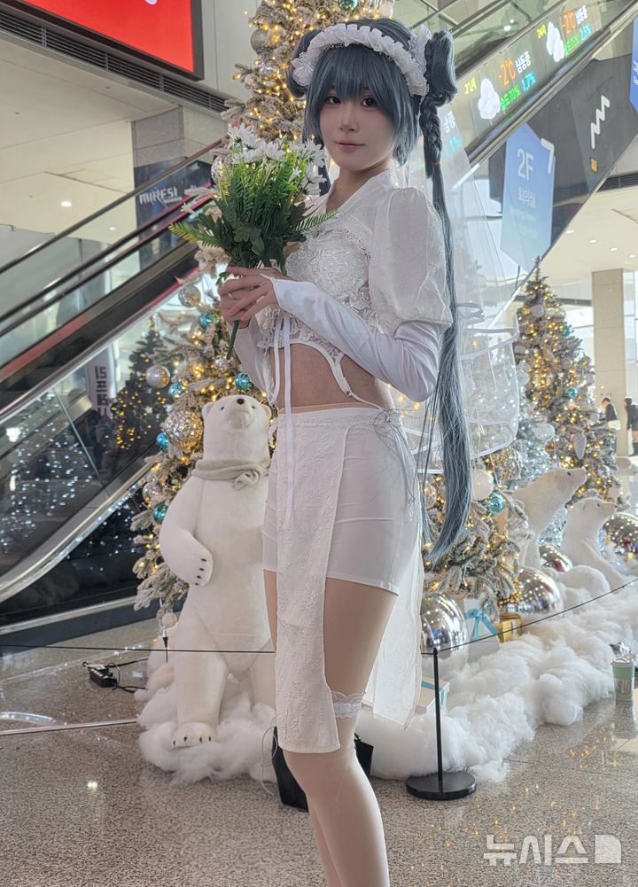 [고양=뉴시스]오동현 기자 = '블루 아카이브'의 게임 캐릭터 '키사키'로 분장한 코스어. 닉네임은 아사네. 2025.12.05 odong85@newsis.com