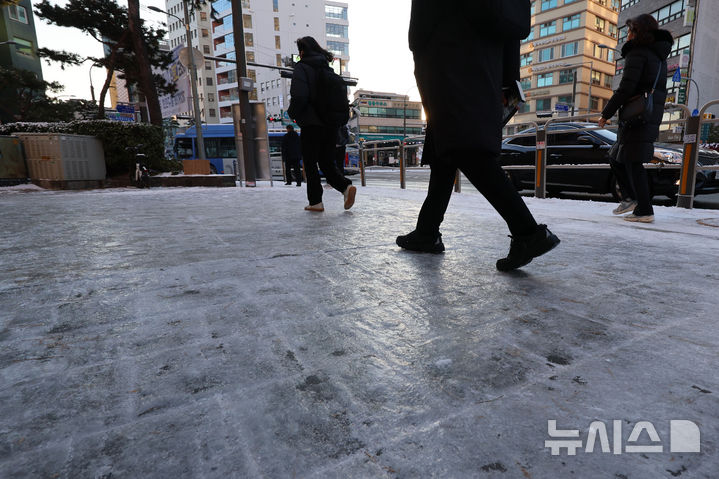 충북 구름 많다가 맑아져…낮 최고 2도