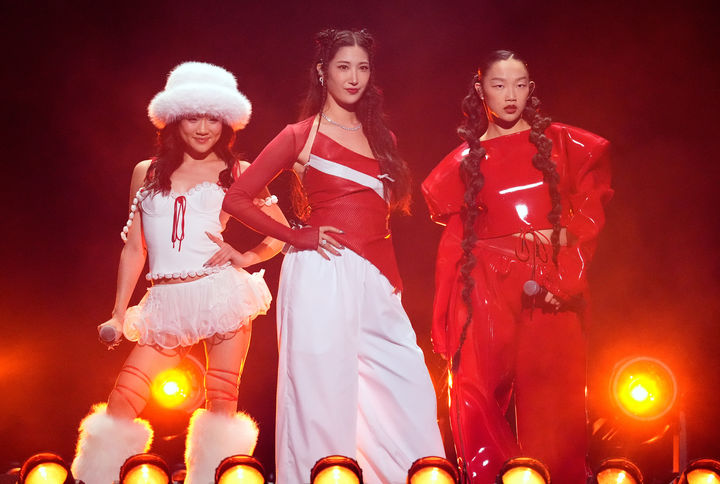 [잉글우드=AP/뉴시스] 왼쪽부터 레이 아미, 이재, 오드리 누나. 