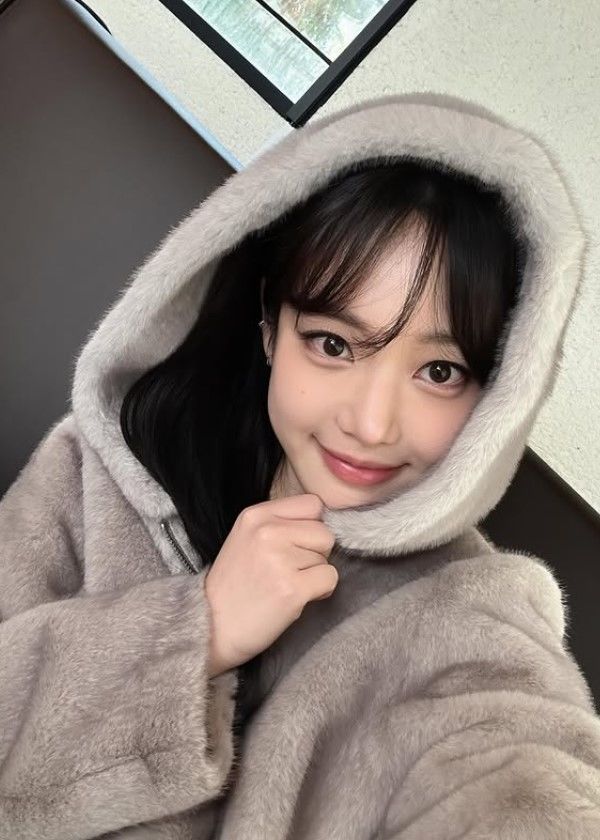 [서울=뉴시스] 이유비. (사진=이유비 인스타그램 캡처) 2025.12.06. photo@newsis.com  *재판매 및 DB 금지