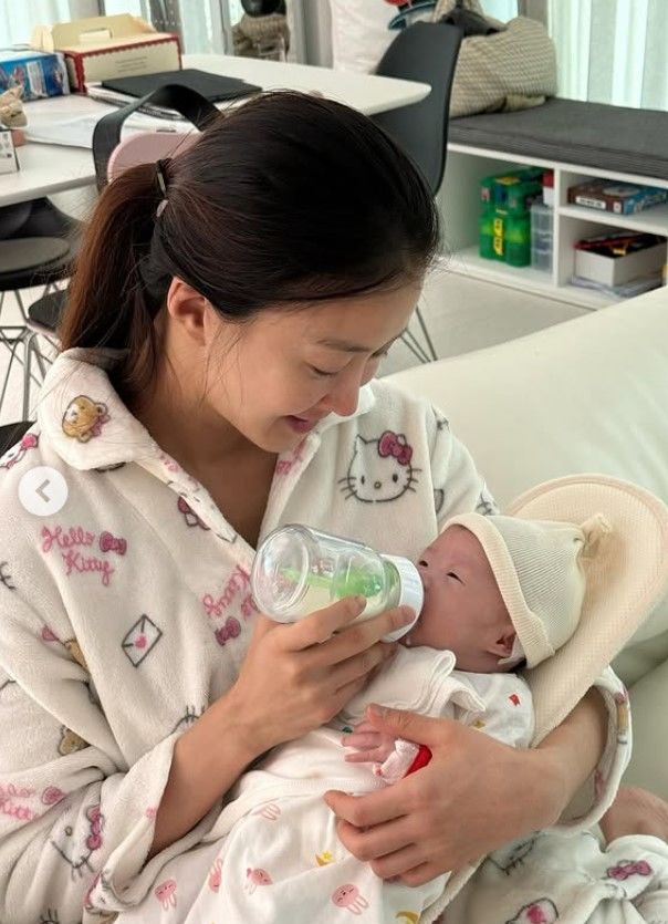 [서울=뉴시스] 이시영과 딸. (사진=이시영 인스타그램 캡처) 2025.12.06. photo@newsis.com  *재판매 및 DB 금지