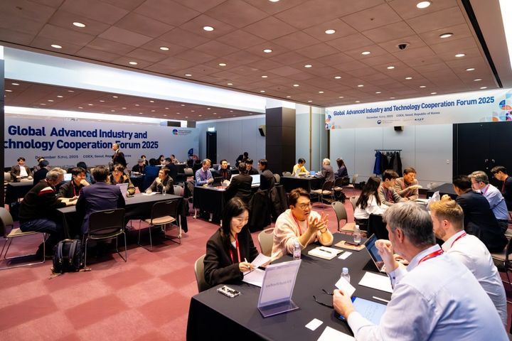 [세종=뉴시스] 한국산업기술진흥원(KIAT)은 지난 4일과 5일 이틀간 서울 삼성동 코엑스에서 '2025 글로벌 첨단산업 기술협력 포럼'을 개최했다고 7일 밝혔다. (사진=KIAT 제공) 2025.12.07. photo@newsis.com *재판매 및 DB 금지
