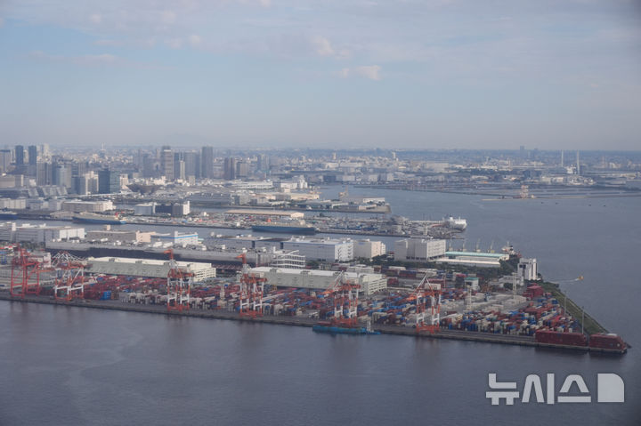 [AP/뉴시스] 도쿄 컨테이너항 