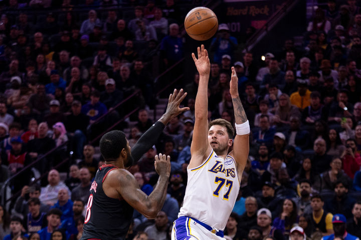 [필라델피아=AP/뉴시스] 미국프로농구(NBA) 로스앤젤레스(LA) 레이커스의 루카 돈치치. 2025.12.07.