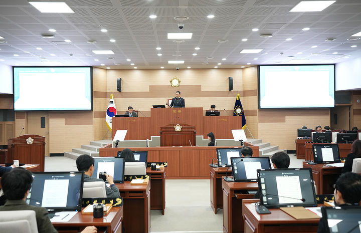 [아산=뉴시스] 아산시의회 본회의 모습. (사진=아산시의회 제공) 2025.12.08 photo@newsis.com *재판매 및 DB 금지