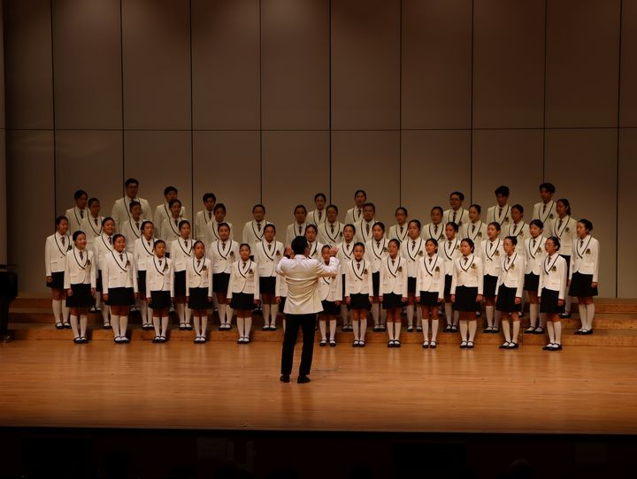[양산=뉴시스] 양산시청소년합창단의 공연. (사진=양산시 제공) 2025.12.08. photo@newsis.com *재판매 및 DB 금지