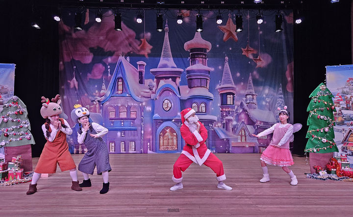 정선군가족센터가 지난해 12월 진행한 '루돌프의 크리스마스' 공연모습.(사진=정선군 제공) *재판매 및 DB 금지