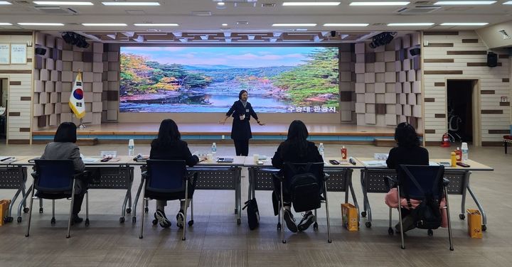 [거창=뉴시스] 거창군 문화관광해설사 배치심사위원회 개최 (사진=거창군 제공) 2025. 12. 08. photo@newsis.com  *재판매 및 DB 금지