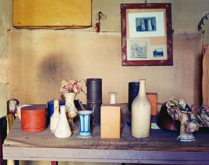 Bologna, Studio of Giorgio Morandi series, 1989-1990, C-print, 19.5×24.2cm, © Heirs of Luigi Ghirri *재판매 및 DB 금지