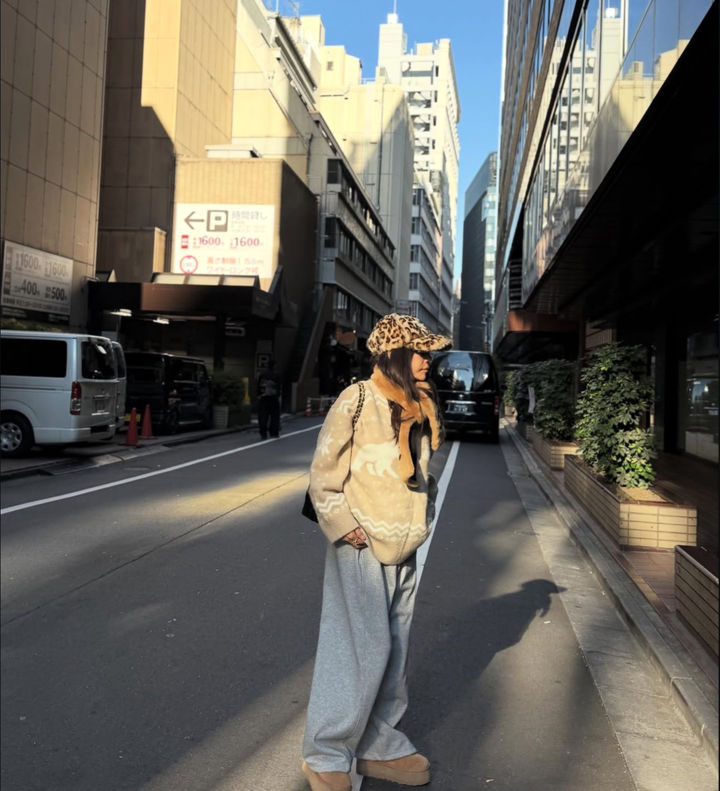 [서울=뉴시스] 배우 황신혜. (사진=황신혜 인스타그램 캡처) 2025.12.08. photo@newsis.com *재판매 및 DB 금지