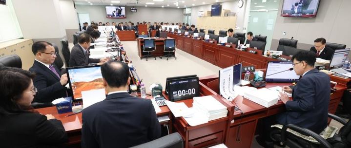 [수원=뉴시스] 경기도의회 도청 예산결산특별위원회 제1차 회의. (사진=경기도의회 제공) 2025.12.08. photo@newsis.com *재판매 및 DB 금지