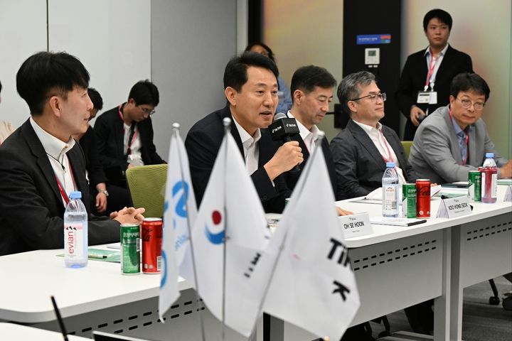 [쿠알라룸푸르=뉴시스]오세훈 서울시장이 8일(월) 쿠알라룸푸르에서 열린 ‘서울경제진흥원-틱톡 아시아 간 업무협약식’에 참석해 축사하고 있다. 2025.12.09. (사진=서울시 제공)  *재판매 및 DB 금지