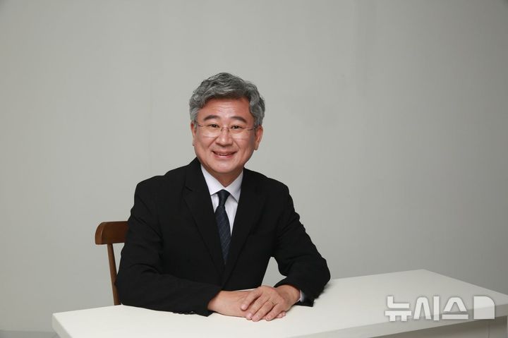 [전주=뉴시스]윤난슬 기자 = 천호성 전주교대 교수. (사진=전북미래교육연구소 제공) photo@newsis.com 