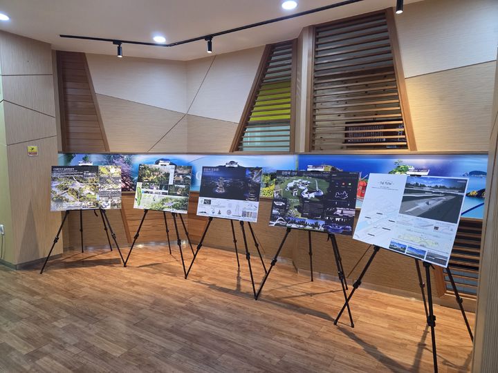 [거제=뉴시스] 경남 거제시는 독봉산·고현천 거제 랜드마크 시민대공원 공공디자인 공모전의 수상 후보작 5점을 발표했다. (사진=거제시 제공) 2025.12.09. photo@newsis.com *재판매 및 DB 금지