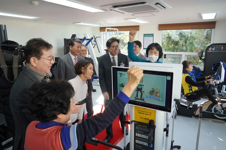 트레이닝·인지재활·헬스케어...부산TP, 디지털복지관 개소 - 뉴스 썸네일 이미지
