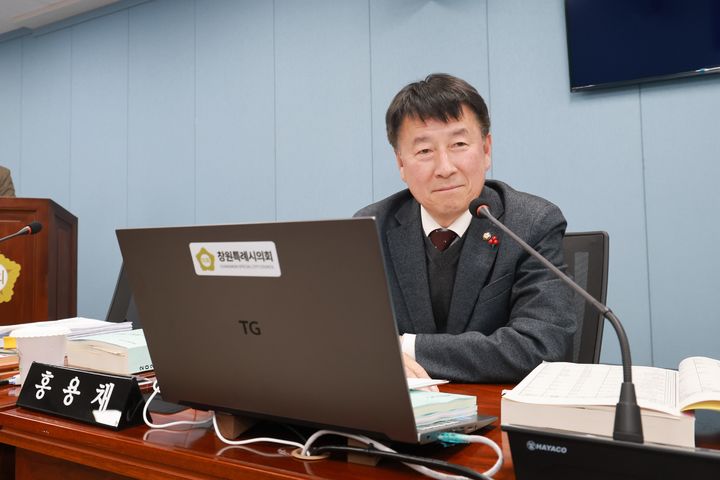 [창원=뉴시스] 강경국 기자 = 홍용채 경남 창원시의원. (사진=창원시의회 제공). 2025.12.09. photo@newsis.com *재판매 및 DB 금지