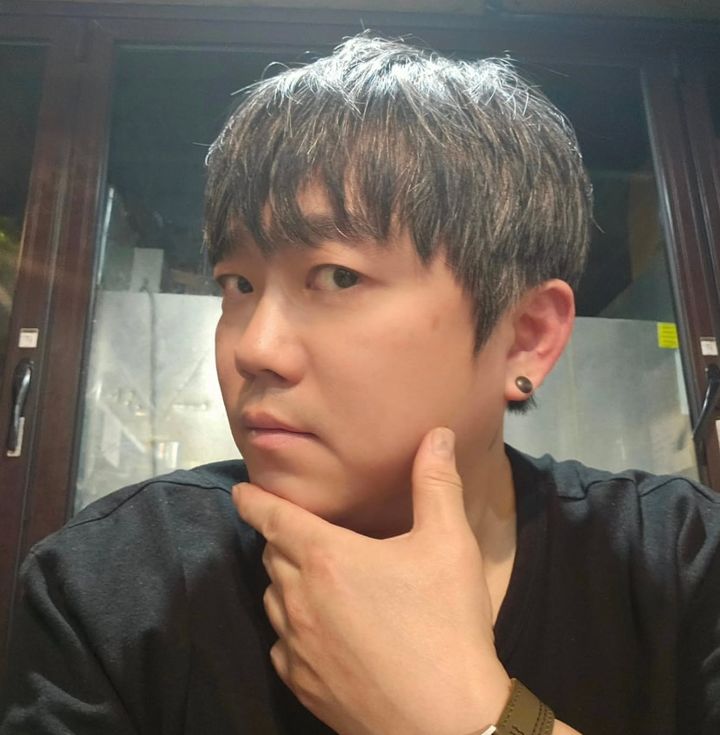 [서울=뉴시스] 송백경. (사진=송백경 인스타그램 캡처) 2025.12.09. photo@newsis.com  *재판매 및 DB 금지