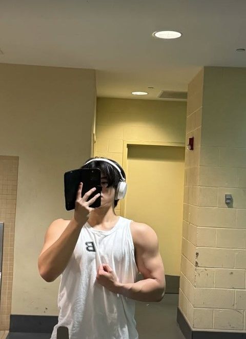 [서울=뉴시스] 윤후. (사진=윤후 인스타그램 캡처) 2025.12.09. photo@newsis.com  *재판매 및 DB 금지