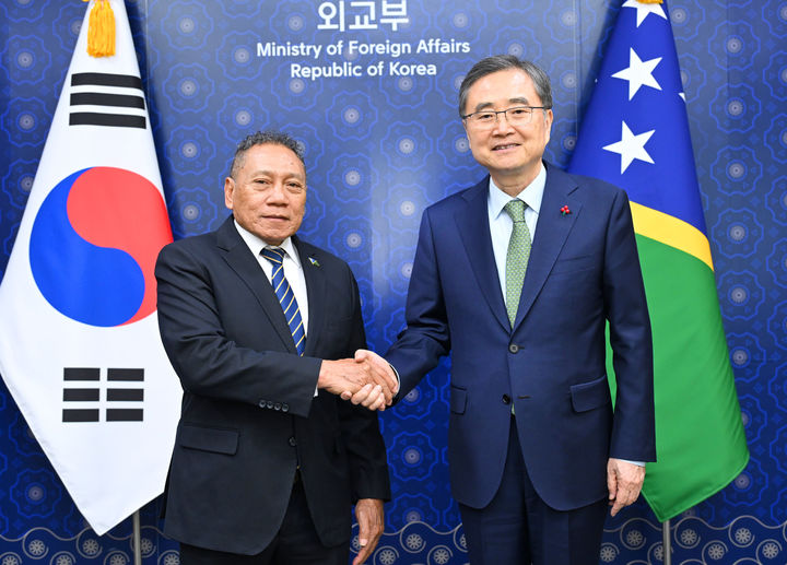 [서울=뉴시스] 한-솔로몬제도 외교장관회담. (사진=외교부 제공) 2025.12.09 *재판매 및 DB 금지