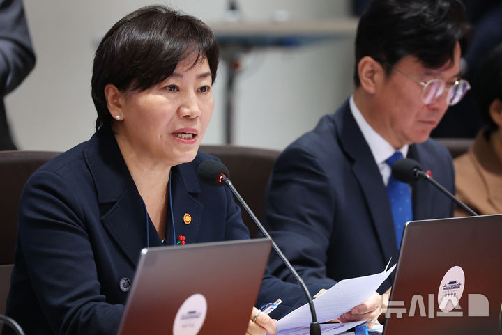 송미령, R&amp;D·산불 대응·지역 기여 '성과 압박'…"과감히 혁신해야"