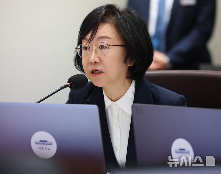 [서울=뉴시스] 고범준 기자 = 오유경 식품의약품안전처장이 지난달 9일 서울 용산 대통령실 청사에서 열린 국무회의에서 발언하고 있다. (대통령실통신사진기자단) 2025.12.09. bjko@newsis.com