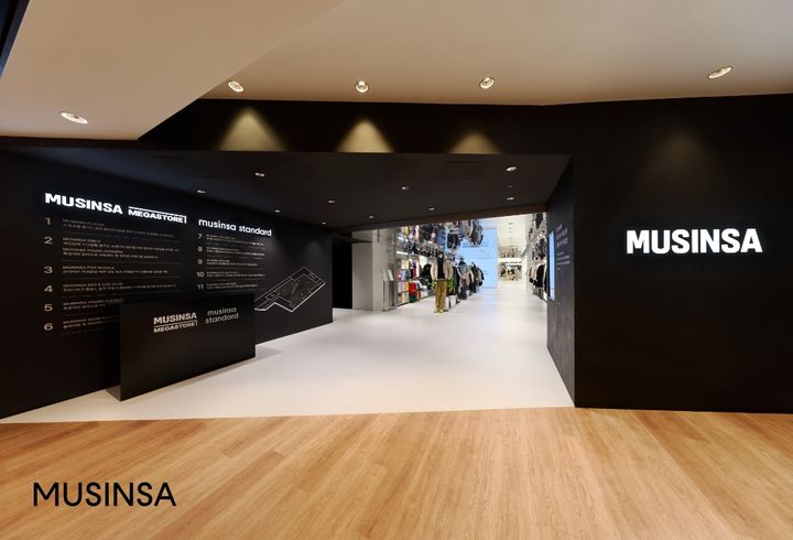 [서울=뉴시스] 무신사 용산 메가스토어 매장 입구. (사진=무신사 제공) *재판매 및 DB 금지