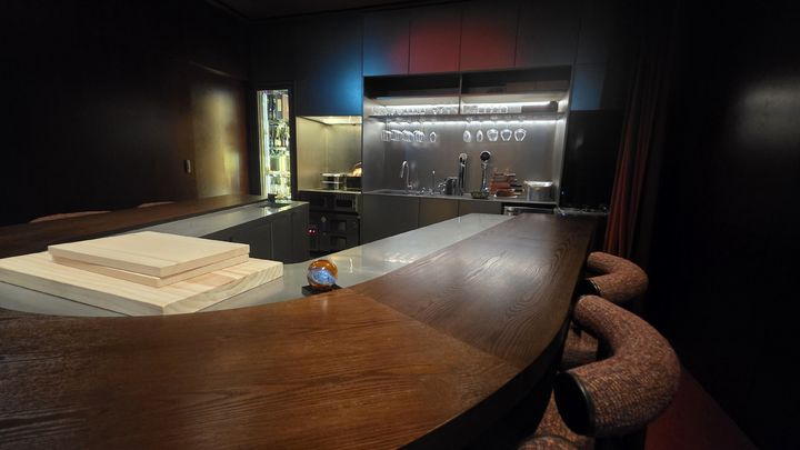 [서울=뉴시스] 이주혜 기자 = 10일 서울 강남구 하우스오브신세계 청담'의 히든 다이닝 레스토랑 '모노로그'. 2025.12.10. winjh@newsis.com *재판매 및 DB 금지