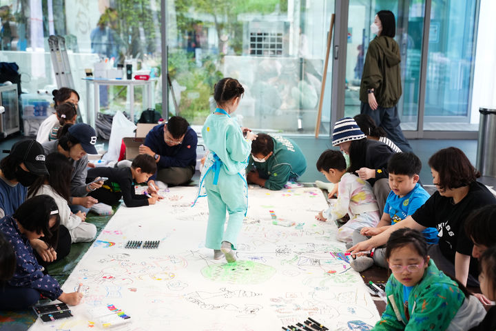 [대구=뉴시스] 수성문화재단 수성아트피아가 어린이 예술교육센터 '아테이너 그라운드' 정식 개관을 앞두고 아테이너 겨울 특강 프로그램 참여자를 모집한다. (사진 = 수성문화재단 제공) 2025.12.10. photo@newsis.com *재판매 및 DB 금지