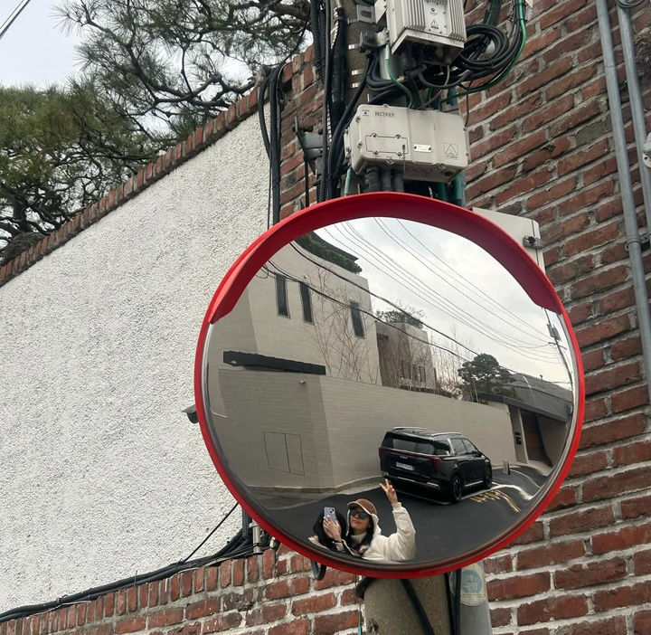 [서울=뉴시스] 배우 이영애. (사진=이영애 인스타그램 캡처) 2025.12.10. photo@newsis.com *재판매 및 DB 금지