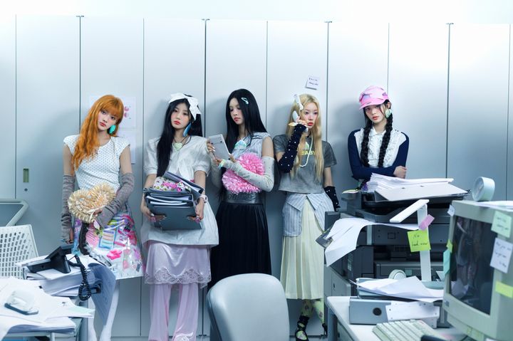 [서울=뉴시스] 아일릿. (사진 = 빌리프랩 제공). 2025.12.09. photo@newsis.com *재판매 및 DB 금지