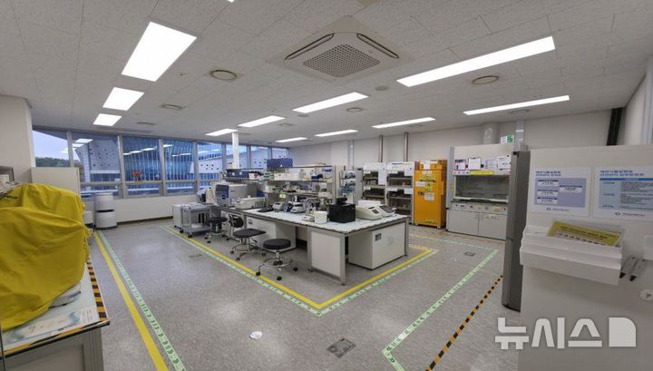 [서울=뉴시스] 해양식물실험실. 