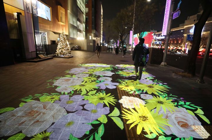 [서울=뉴시스] 청담 빛의 거리_이미지 조명. 2025.12.11. (사진=강남구 제공) *재판매 및 DB 금지