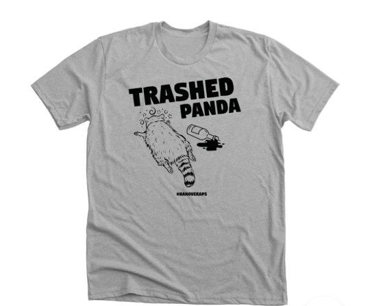 [뉴시스] '만취 라쿤' 티셔츠 굿즈. (사진=인디펜던트 캡처) *재판매 및 DB금지 *재판매 및 DB 금지