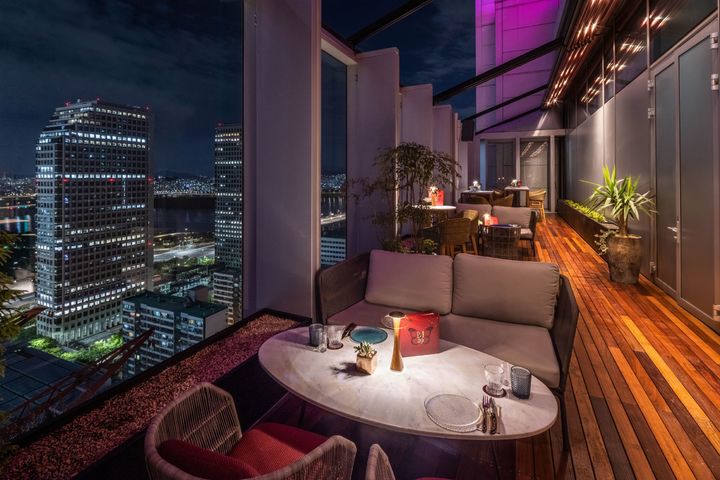 [서울=뉴시스] 페어몬트 앰배서더 서울 마리포사·M29 테라스.(사진=페어몬트 앰배서더 서울 제공) *재판매 및 DB 금지