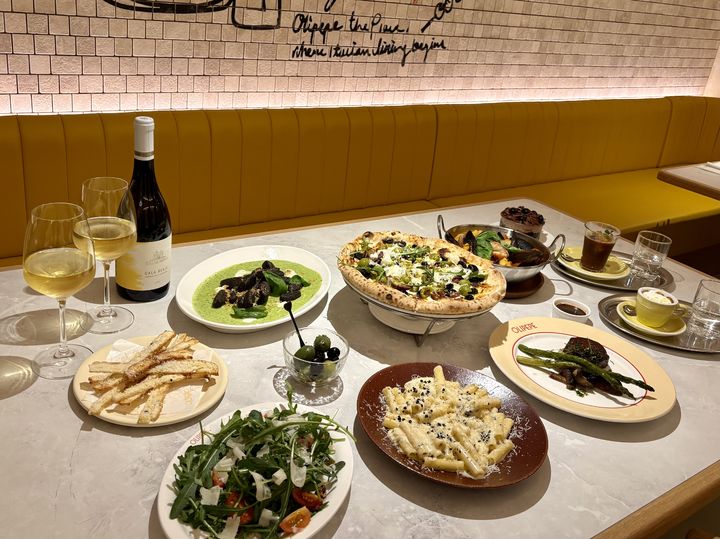 [서울=뉴시스] 한이재 기자 = 11일 올리페페 광화문점에서 판매 중인 대표 메뉴가 보이고 있다. 2025.12.11. nowone@newsis.com *재판매 및 DB 금지