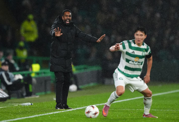 [글래스고=AP/뉴시스] 스코틀랜드 프로축구 프리미어십 셀틱의 윌프레드 낭시 감독과 양현준. 2025.12.11.