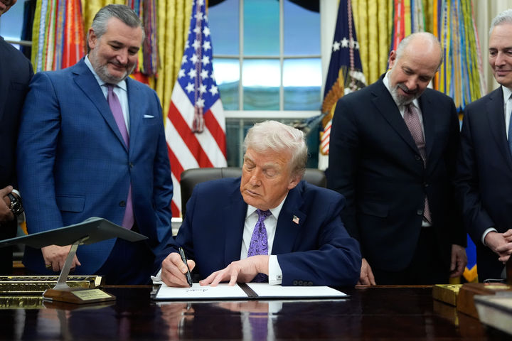 美 "베네수 원유 수익, 美 계좌에 예치…제3자 압류 차단"