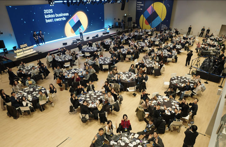 [서울=뉴시스] 카카오가 카카오비즈니스 성장스토리 공모전 '2025 카카오비즈니스 베스트 어워즈' 시상식을 개최했다. (사진=카카오 제공) 2025.12.12. photo@newsis.com *재판매 및 DB 금지