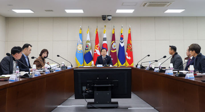 [서울=뉴시스] 국방부는 12월 12일 국방부 본관 중회의실에서 이두희 국방부 차관 주관으로 '2025년 국방예산 집행점검 회의'를 개최했다. (사진=국방부 제공) 2025.12.12. photo@newsis.com *재판매 및 DB 금지