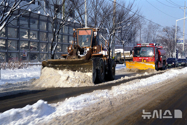 하남, 13일 오후 2~7시 '큰 눈'…제설제 800t 미리 뿌린다