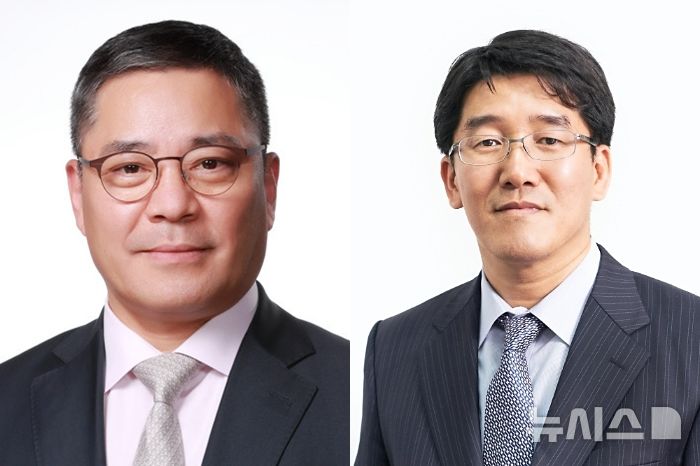 [전주=뉴시스]윤난슬 기자 = 왼쪽부터 백종일 전북은행장, 박춘 JB우리캐피탈 대표. (사진=뉴시스DB) 