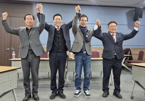 [창원=뉴시스]왼쪽부터 최병헌, 김영곤, 김상권, 권순기 차기 경남교육감 출마 예정자. (사진=독자 제공) 2025.12.12.photo@newsis.com *재판매 및 DB 금지
