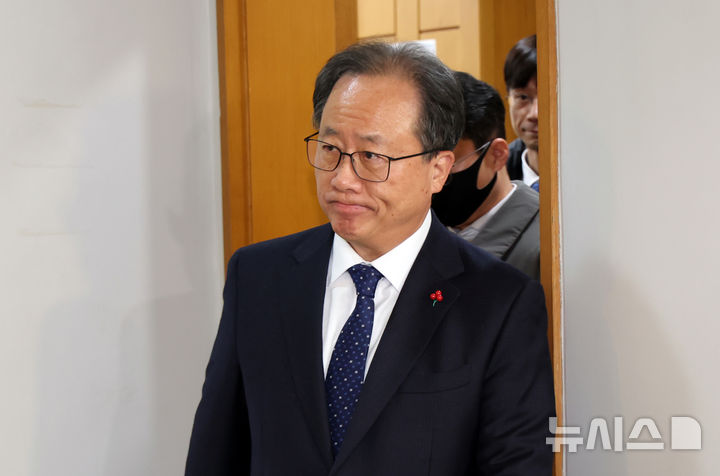 '1심 직위상실형' 김석준 부산교육감 항소심, 내달 12일 개시