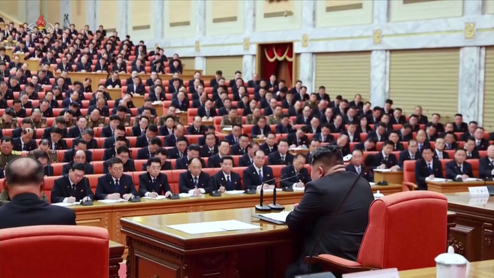 [서울=뉴시스] 북한 조선중앙TV는 김정은 북한 국무위원장이 지난해 12월 노동당 제9차 당대회를 앞두고 조선노동당 중앙위원회 제8기 제13차 전원회의 확대회의를 주재했다. (사진=조선중앙TV 캡쳐) 2025.12.12. photo@newsis.com *재판매 및 DB 금지