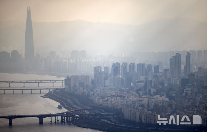 "감정가 18억 성수 아파트, 27억에 낙찰"…낙찰가율 4년 만에 최고