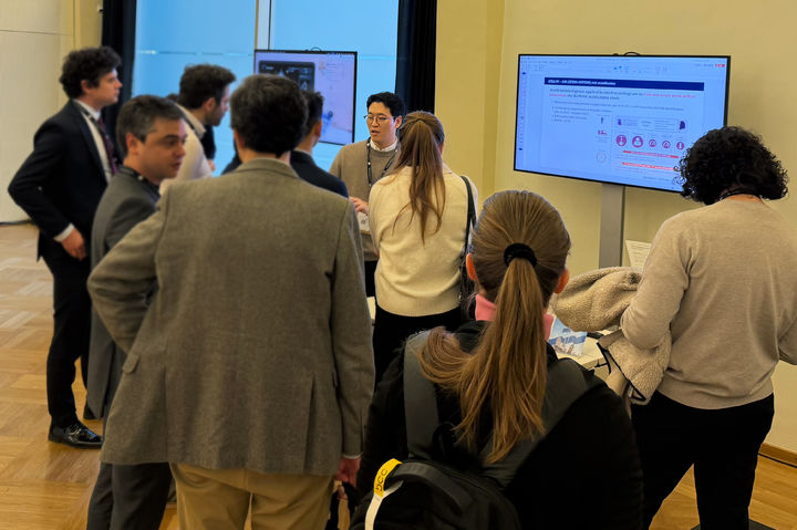 [서울=뉴시스] 메디컬에이아이는 지난달 21일 독일 베를린에서 열린 'ESC 디지털 및 인공지능 국제회의 2025(ESC Digital & AI Summit 2025)'에서 스마트워치로 측정한 심전도를 분석하는 AI 솔루션의 현장 시연을 비롯해 구술 발표 1건, 포스터 발표 2건을 진행했다고 15일 밝혔다. (사진=메디컬에이아이 제공) 2025.12.15. photo@newsis.com *재판매 및 DB 금지