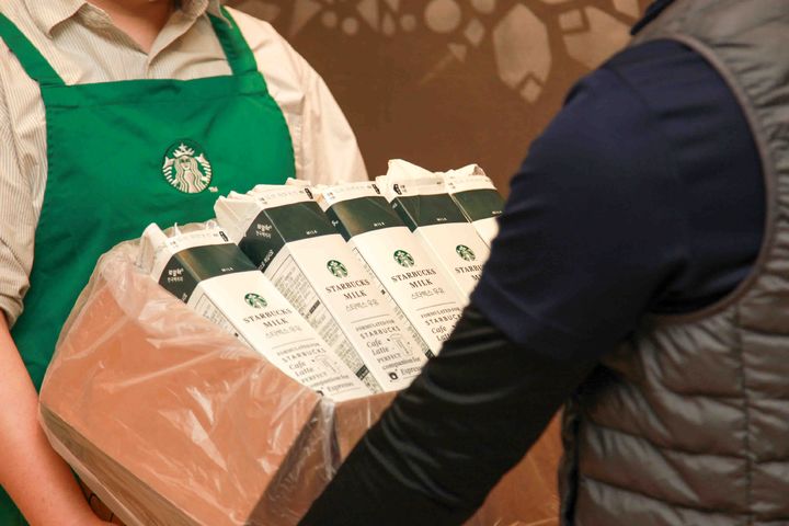 [서울=뉴시스] 스타벅스 종이팩 회수 지역 청주까지로 확대.(사진=스타벅스 제공) *재판매 및 DB 금지