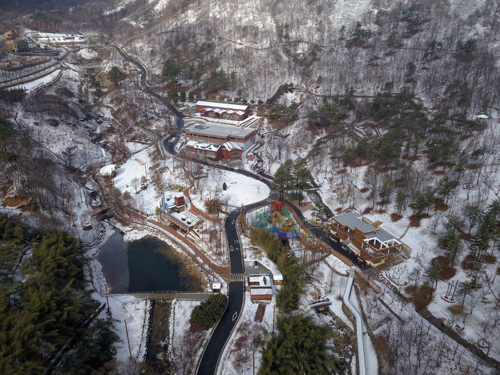 [진주=뉴시스]진주시, '월아산 숲속의 진주' 설경.(사진=진주시 제공).2025.12.15.jkgyu@newsis.com *재판매 및 DB 금지