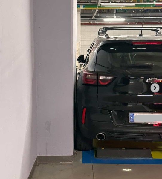 [뉴시스]온라인 커뮤니티에서 '매너 주차 인증 챌린지'가 유행 중이다. (사진 = 보배드림 캡처) *재판매 및 DB 금지