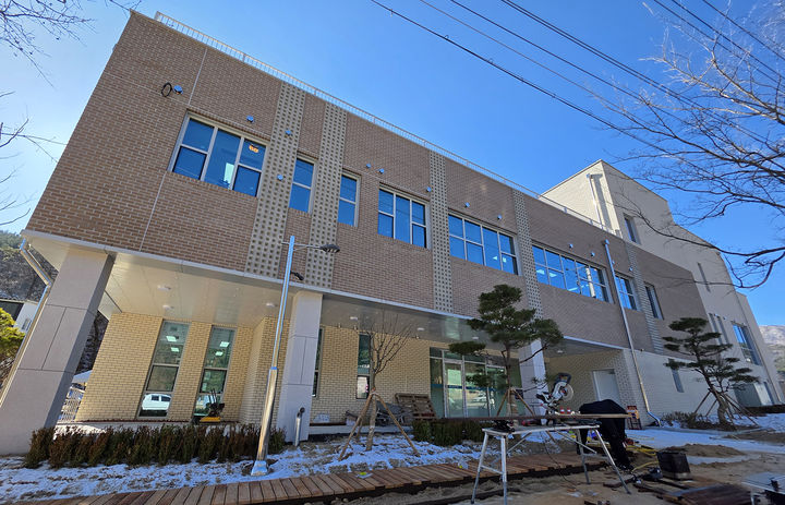 태백 공공산후조리원 위탁업체 선정 '비리 의혹' 고발 - 뉴스 썸네일 이미지